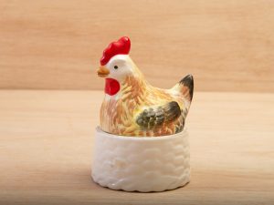 Chicken in basket salt and pepper pots