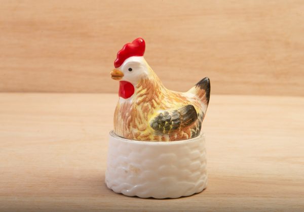 Chicken in basket salt and pepper pots