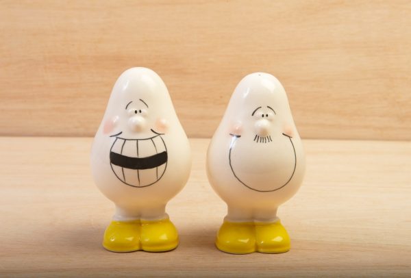 Smiley egg salt and pepper pots