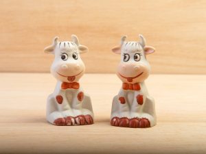 Smiley cow salt and pepper pots