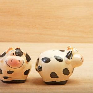 Round cow salt and pepper pots